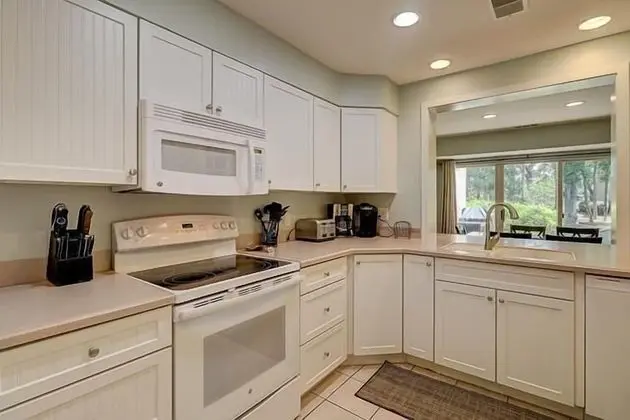 459 Plantation Club at The Sea Pines Resort - Mutfak