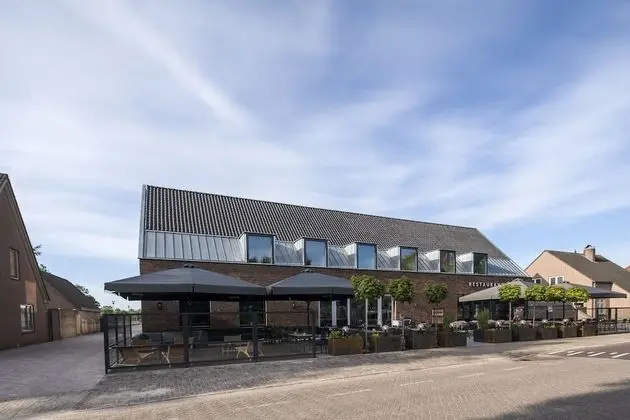Hotel 46