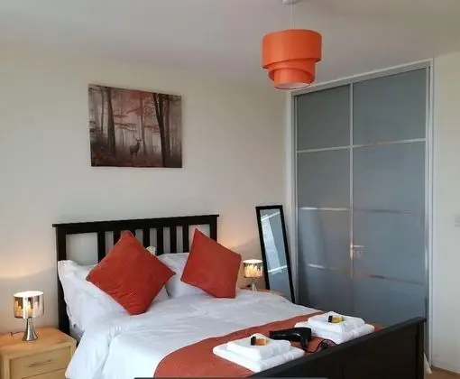 47 Chelsea House - Q-zotica City Centre Apartments: Parking, City view & Smart gadgets