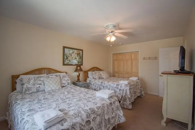 470 Tarpon Blvd - Oda