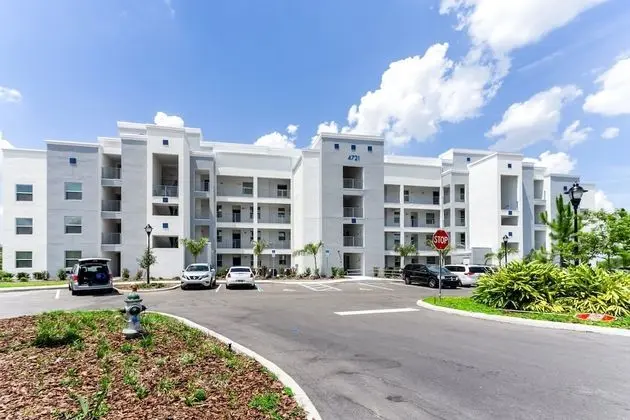 4721 Unit208 Amazing Story Lake Brand New Condo