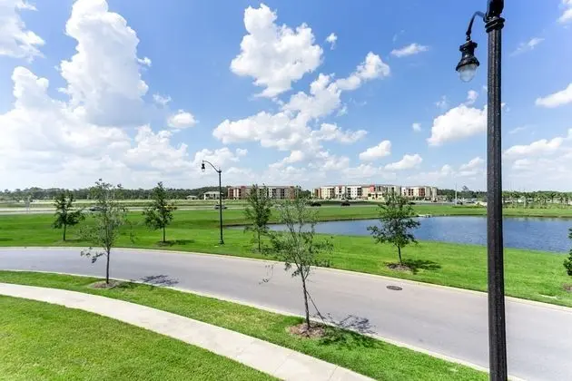 4721 Unit208 Amazing Story Lake Brand New Condo - Dış Mekan