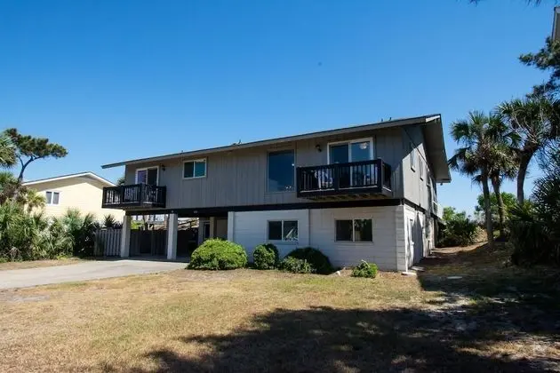 474 Tarpon Blvd