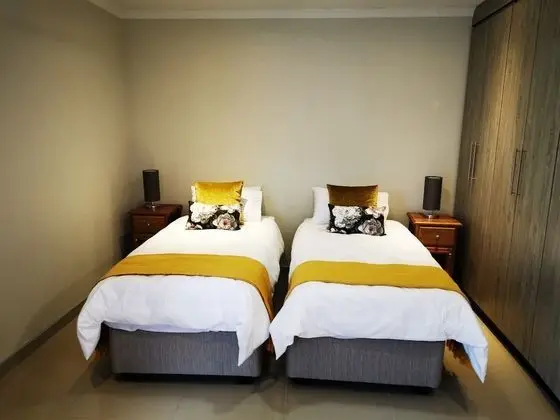 48 on 9th Self Catering Apartments - Oda