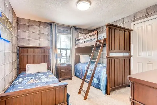 4801 ML - Storey Lake - Luxury 5 Bed Townhome - Oda