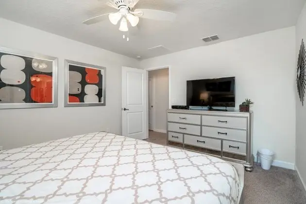 4893 Romeo Circle - Oda