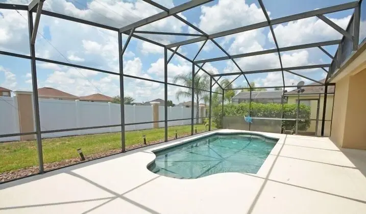 4BR 3BA Home In Calabay Parc - Oda