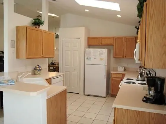 4BR 3BA Home in Indian Creek by CV-2635 - Mutfak