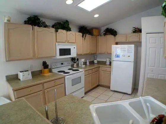 4BR 3BA Home in Indian Creek by CV-2675 - Mutfak