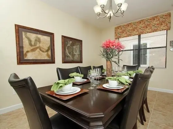4BR 3BA Pool Home In ChampionsGate - Mutfak