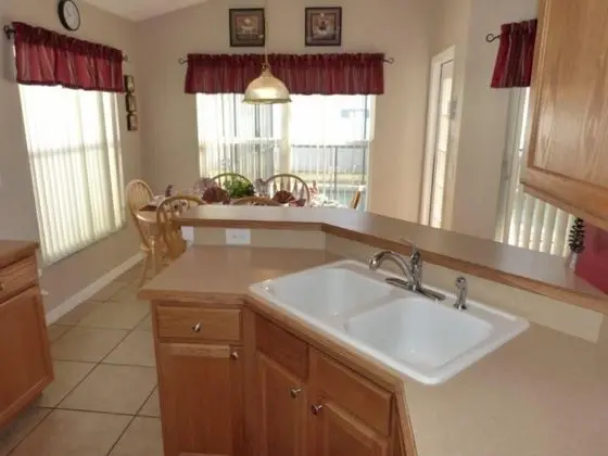 4BR 3BA Pool Home Located near Disney - Mutfak