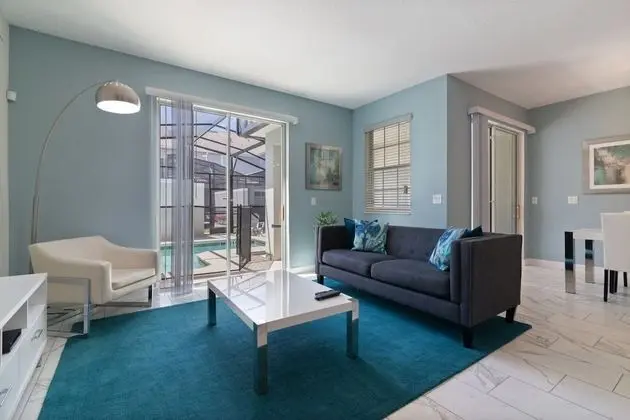 4BR 3BA Town Home in Storey Lake