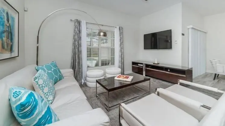 4BR 3BA Townhome w Private Pool - Öne Çıkan Resim