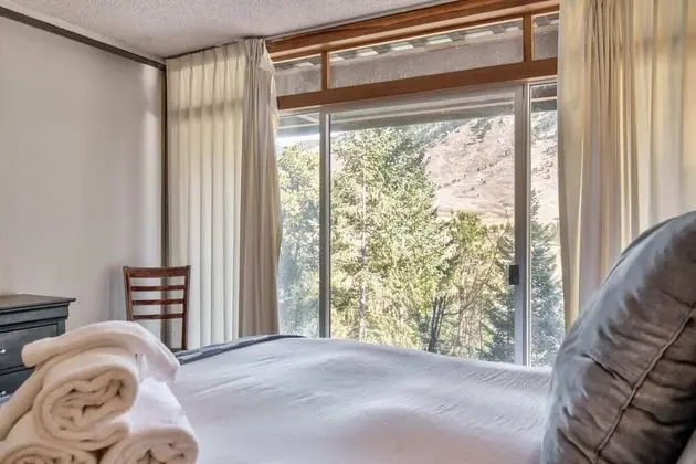 4BR Cabin With Fireplacemountain Viewsdog-friendly - İç Mekan
