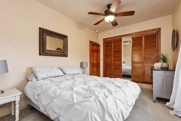4BR Chalet with Seasonal Pool Hot Tub - Oda