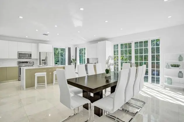 4BR Hollywood Beach Home with Pool - Yerinde Yemek