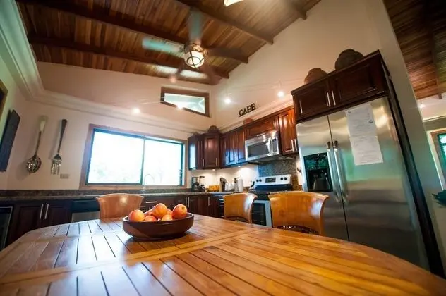 4BR Villa Motmot in w Exclusive Pool Wifi AC - Oda