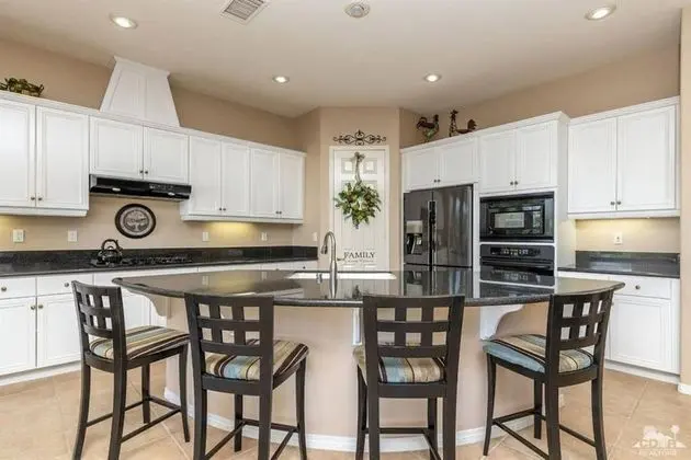 4BR PGA West Pool Home by ELVR - 57535 - Mutfak