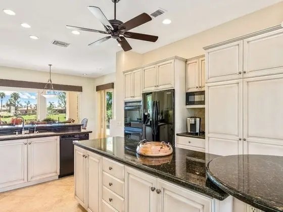 4BR PGA West Pool Home by ELVR - 80705 - Mutfak