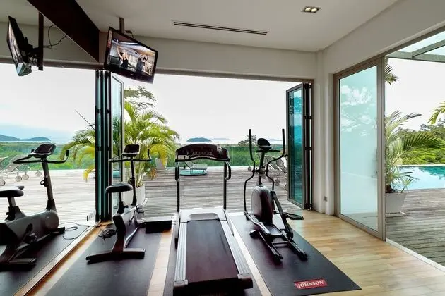 4BR Seaview Villa with Gym and Cinema Room - Fitness