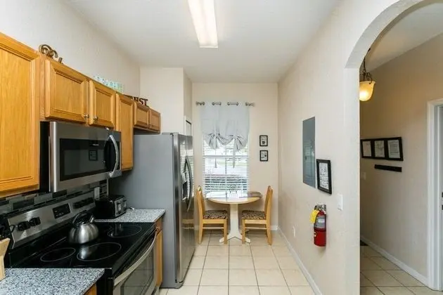 4BR Townhome in Regal Palms by SHV-302 - Mutfak