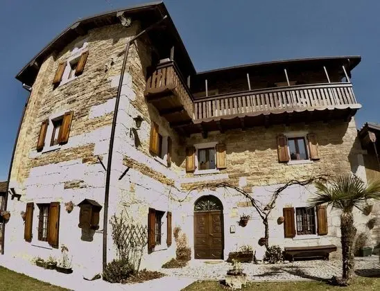 4lander House Balins