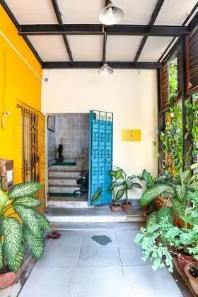5/4 - Calcutta's freshest BnB - Dış Mekan