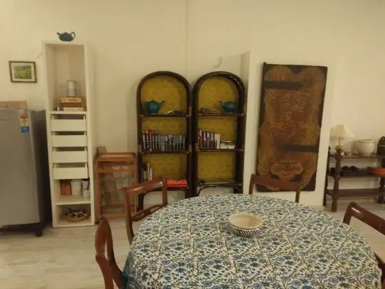 5/4 - Calcutta's freshest BnB - Yerinde Yemek