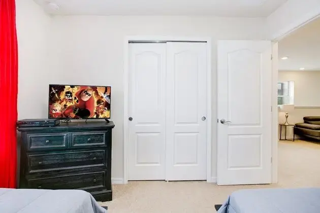5 Bdrm 5 Bathrm Home at Solterra - Oda