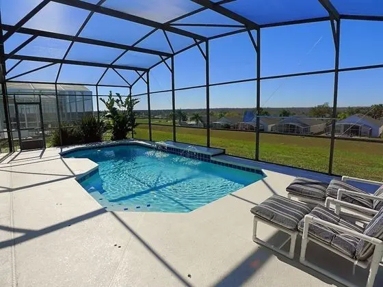 5 BED Pool Home ON Golf Course