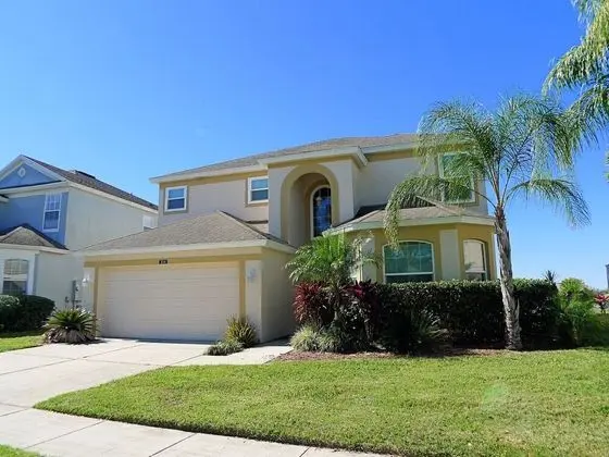 5 BED Pool Home ON Golf Course