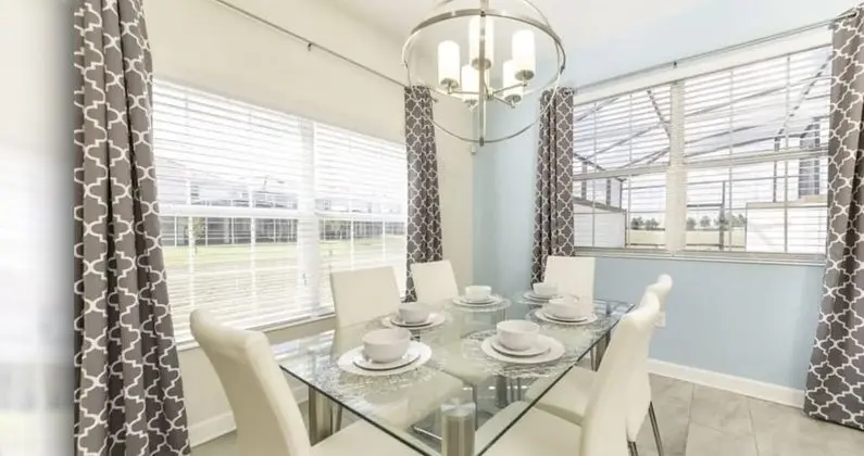 5 Bedroom 4 Bathroom Beauty - Oda Düzeni