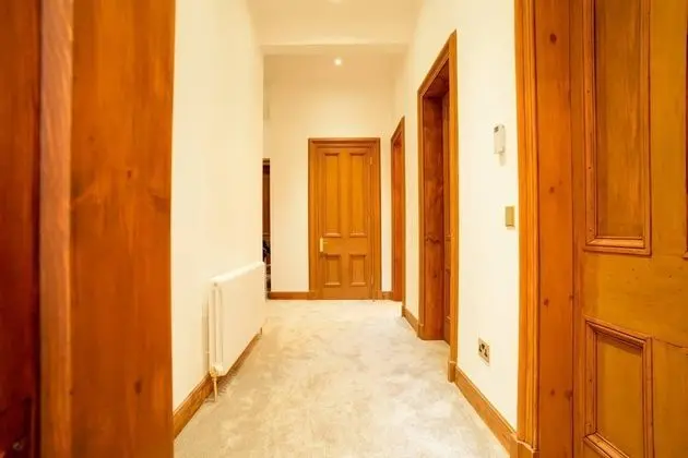 5 Bedroom Apt Near Meadows & George Square - İç Mekan