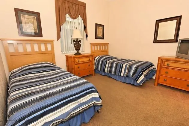 5 Bedroom Birkdale Home - Oda