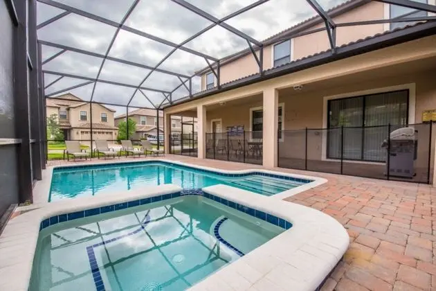 5 Bedroom in Champions Gate - Havuz