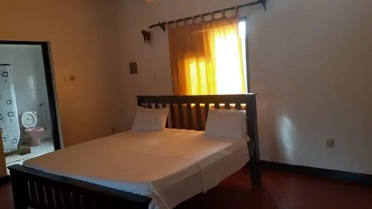 5 Bedroom Mansion Nyali - Oda