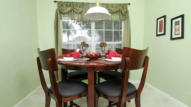 5 Bedroom Pool Home Near Local Attractions - Mutfak