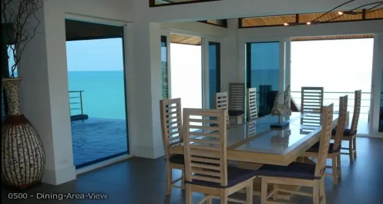 5 Bedroom Seaview Villa Tongson Bay - Oda Düzeni