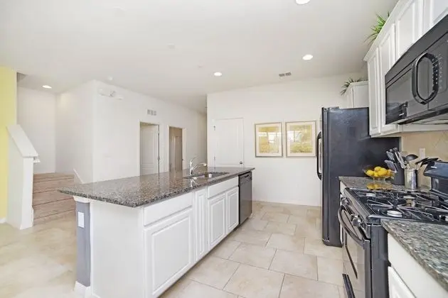 5 Bedroom Solterra Townhome - Mutfak