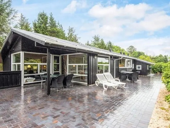 5 Star Holiday Home in Henne