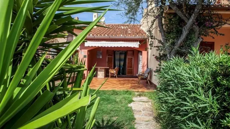 Villa 50 Metri Spiaggia Ottiolu Rea1