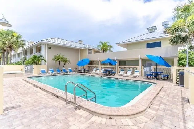 502 Little Harbor Inn
