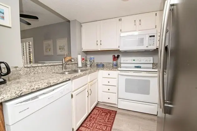 5112 Near Ocean 1st Floor SE - Oda