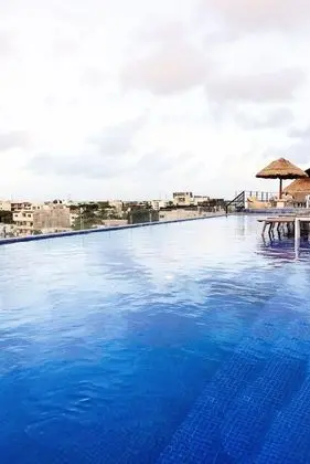 Hotel52 - Havuz