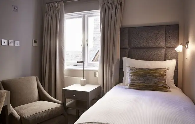 54 Queens Gate Hotel - Oda