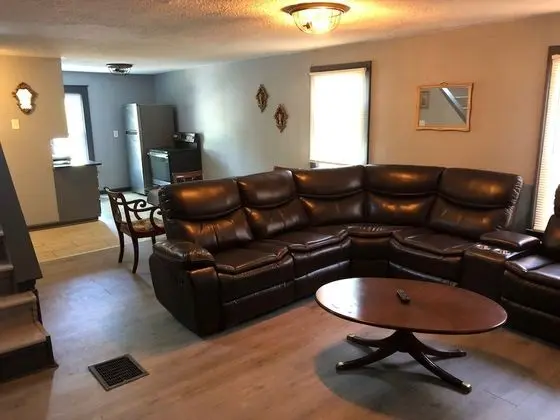 The 540 With Private Yard & Parking, Near Falls & Casino by Niagara Hospitality - İç Mekan