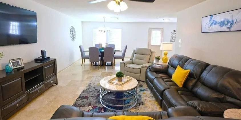 5Bdrm 2.5Bath 9Beds - The Nest Big House - Oda Düzeni