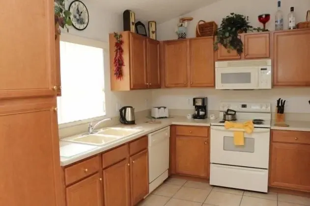 5BR 4BA Pool Home at Indian Creek - Mutfak