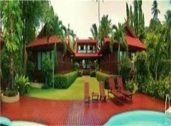 5BR Beachfront Villa Bangrak - Havuz
