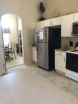 5BR Hampton Lakes Pool Home 700 by OVRH - Mutfak